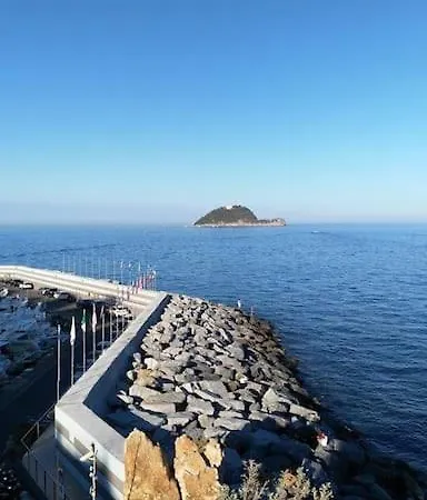La Perla Nel Mare - * アラッシオ
